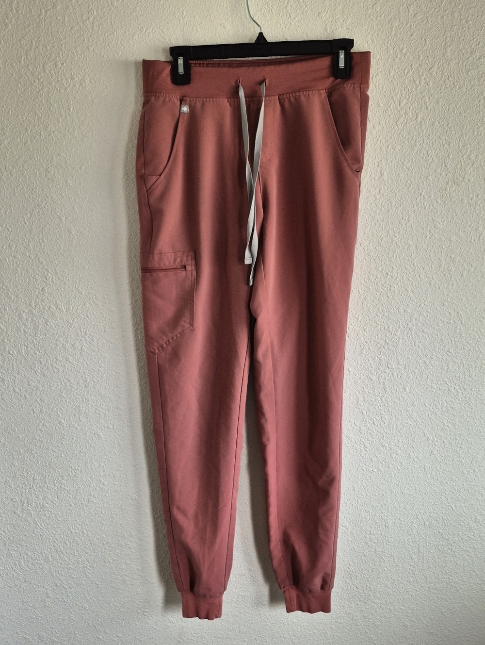 FIGS Women’s Scrub Set Mauve Catarina Top Zamora Joggers Limited Edition Size S - Picture 11 of 16
